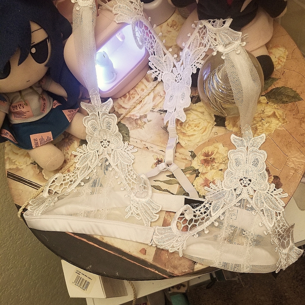 Ooh la` la` Che`ri Lace/eyelet white bralette